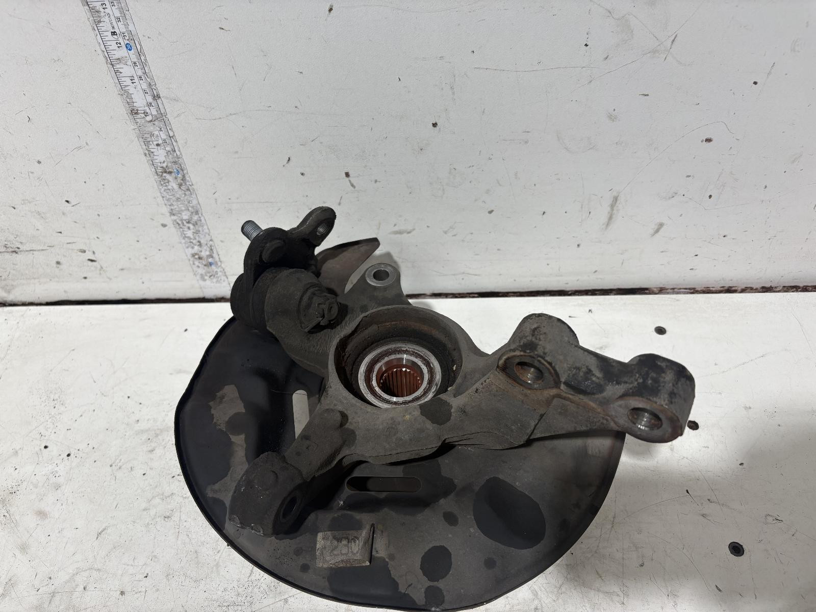 Toyota Corolla Right Front Hub Assembly ZZE122 12/2001-06/2007 - thumbnail 3
