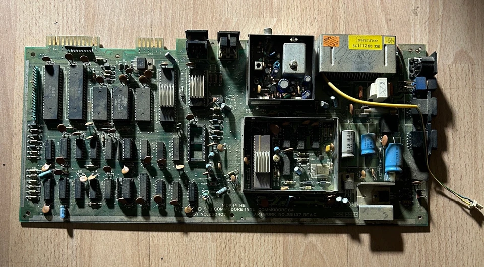 Commodore C64 Mainboard | Assy 250407 | ohne SID | funktionionsfähig