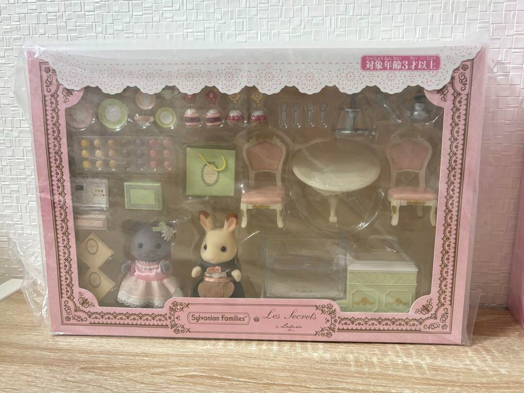 Set Sylvanian Families Sanrio & Ladurée Tea Time - Neuf, Lapins, Meubles, âge 3+