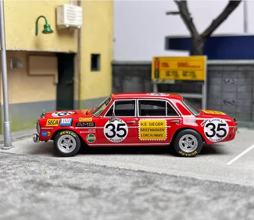 Liberty 64 1:64 300 SEL Mercedes-Benz Red Pig No.35 Automodell Deluxe Edition - Bild 6 von 10