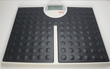 Seca 813 High Capacity 440lb/200kg Wide Platform Digital Bathroom Scale