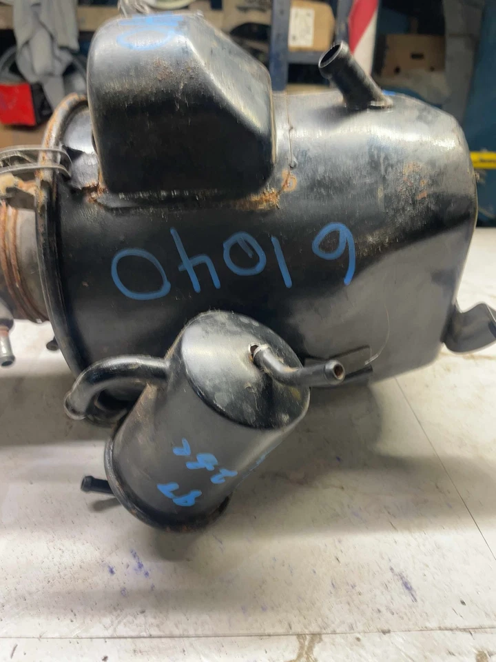 1987 - 1989 三菱 STARION CONQUEST 空气净化器总成 Oem — 第 3/4 张图片