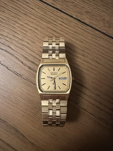 VINTAGE SEIKO SQ 8123-5209 DAY DATE GOLD TONE 33MM QUARTZ MEN'S WATCH