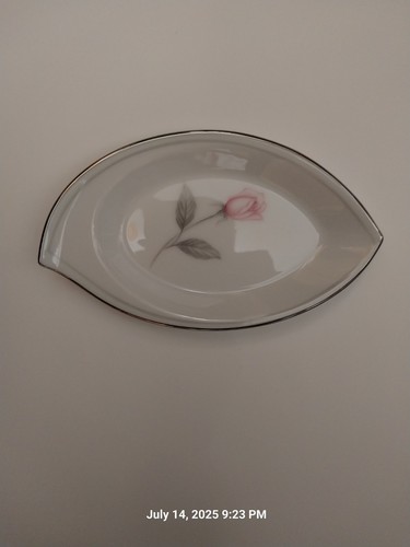 Noritake Rosemarie 6044 Dinnerware Set. 38 Pcs. - Picture 13 of 22