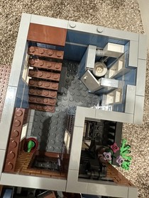 LEGO Creator Expert Detective&rsquo;s Office (10246) 99% complete