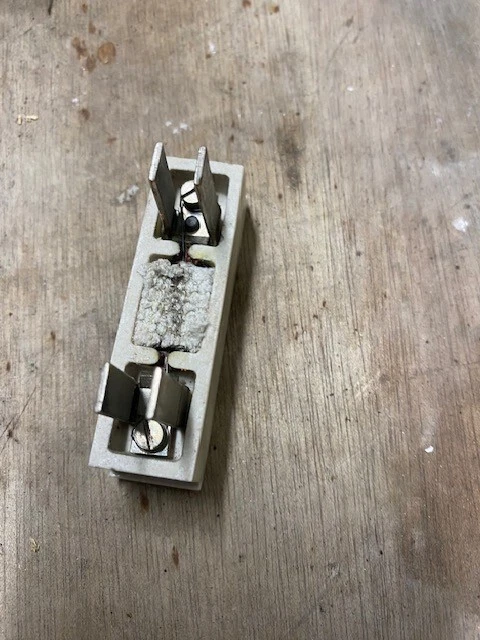 MEM Ceramic Rewireable 15A Fuse - Image 2 of 2