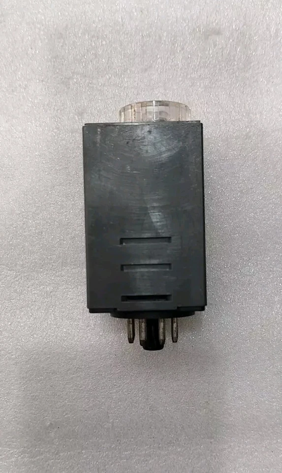 IDEC ELECTRONIC TIMER GT3F-1AD24 250VAC 24VAC 8PIN FEDEX - Image 3 of 4