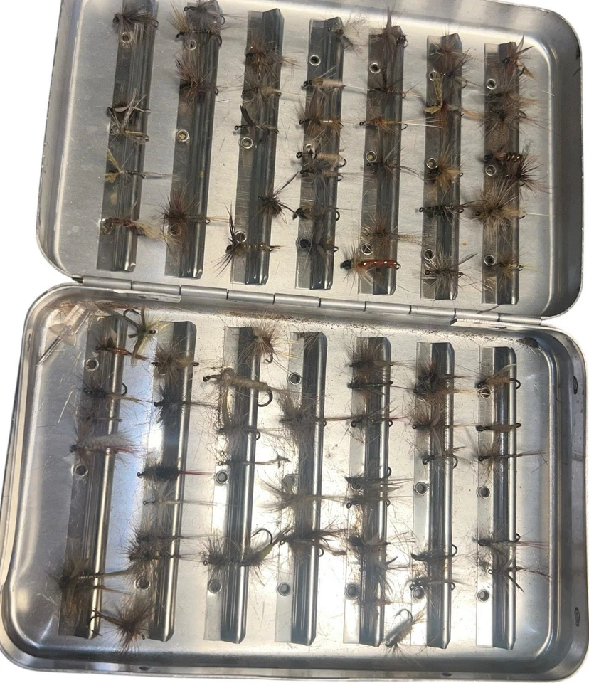 Kit de inicio de pesca con mosca, moscas, traje, chaleco, carrete de vuelo Cort 144D Foto 3 de 4