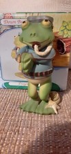 Die Leonardo Sammlung, unten am Teich, Froschmann verpackt