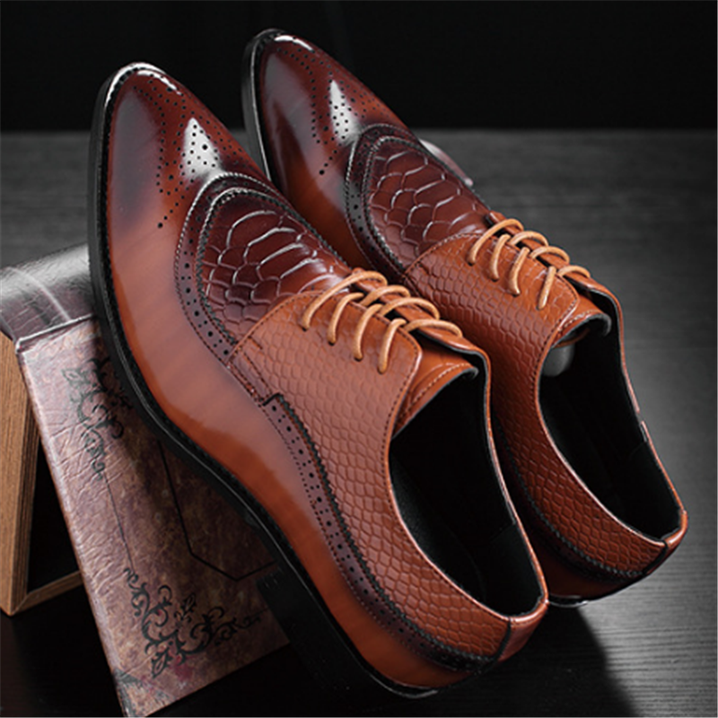 SAOLA Scarpe casual uomo punta stringate Oxford scarpe in pelle da lavoro brogue piatte