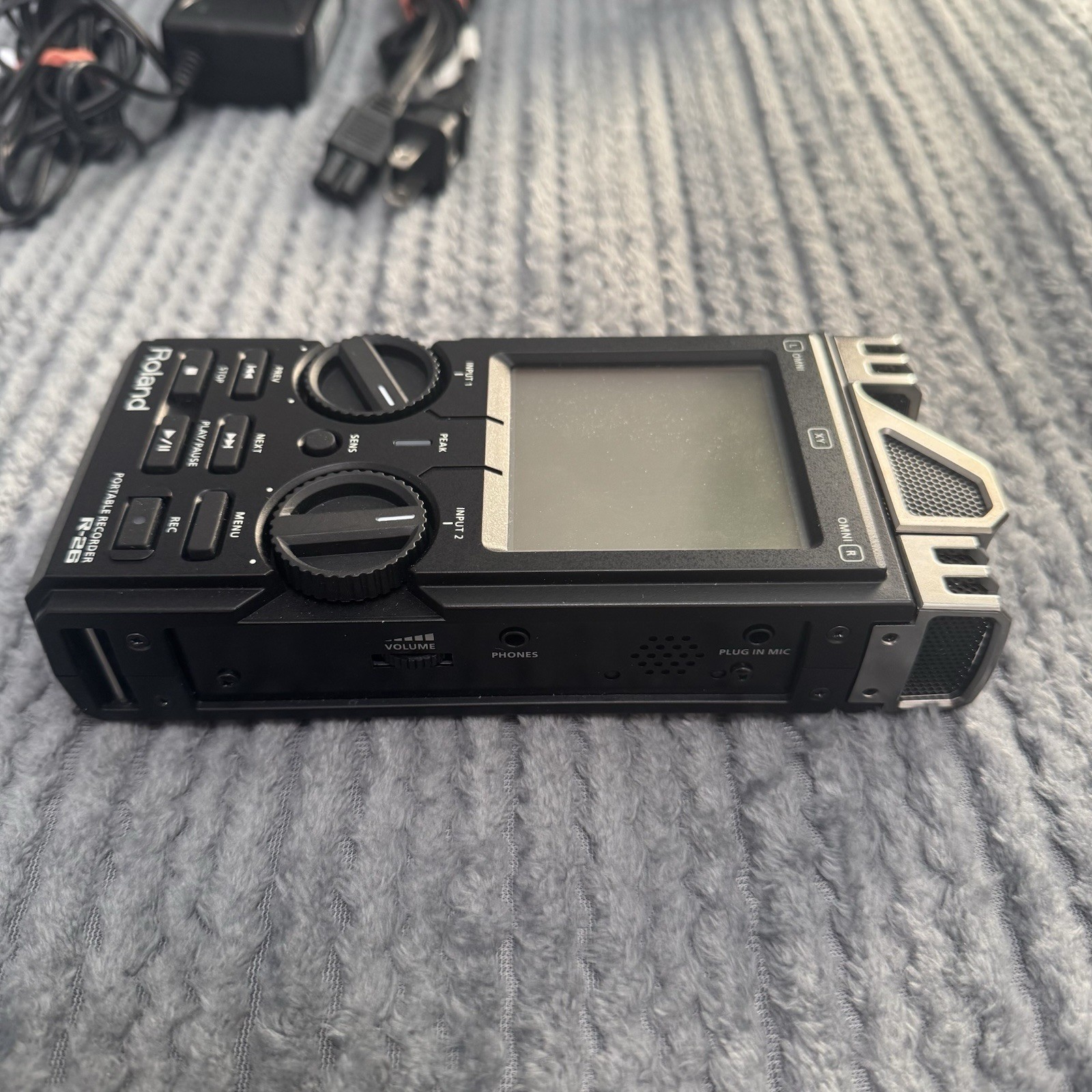 Roland R-26 6-Channel Digital Field Audio Recorder With Box And Cable Tested