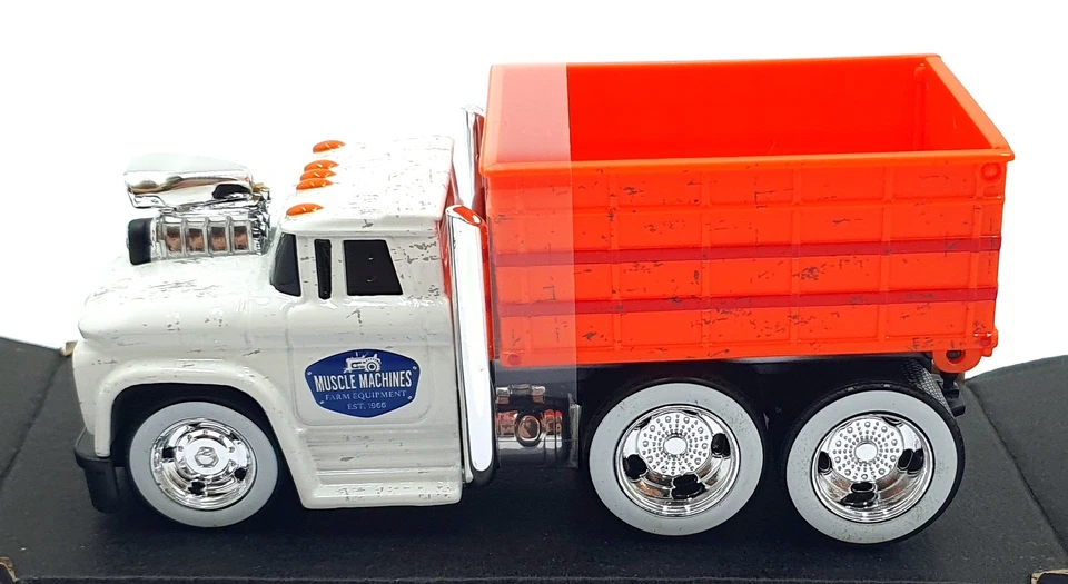 Muscle Machines 1/64 Scale 11610 - 1966 Chevrolet C60 Grain Truck - White - Image 4 of 4