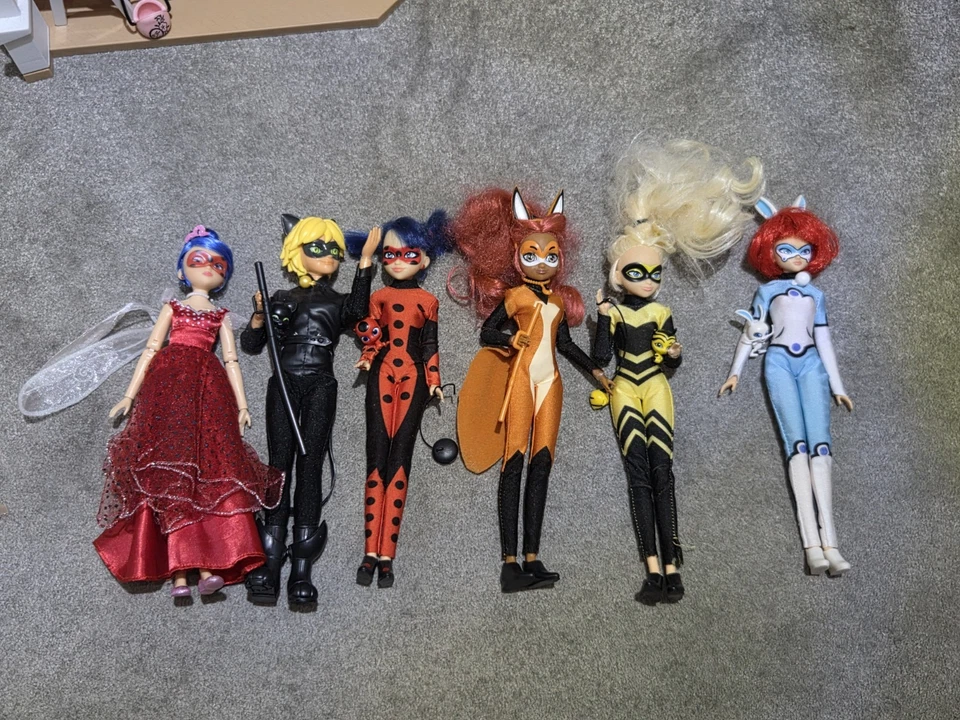 Miraculous: 2in1 Balcony Bedroom Dolls House With Accessories Bundle 7 Dolls - Image 3 of 4