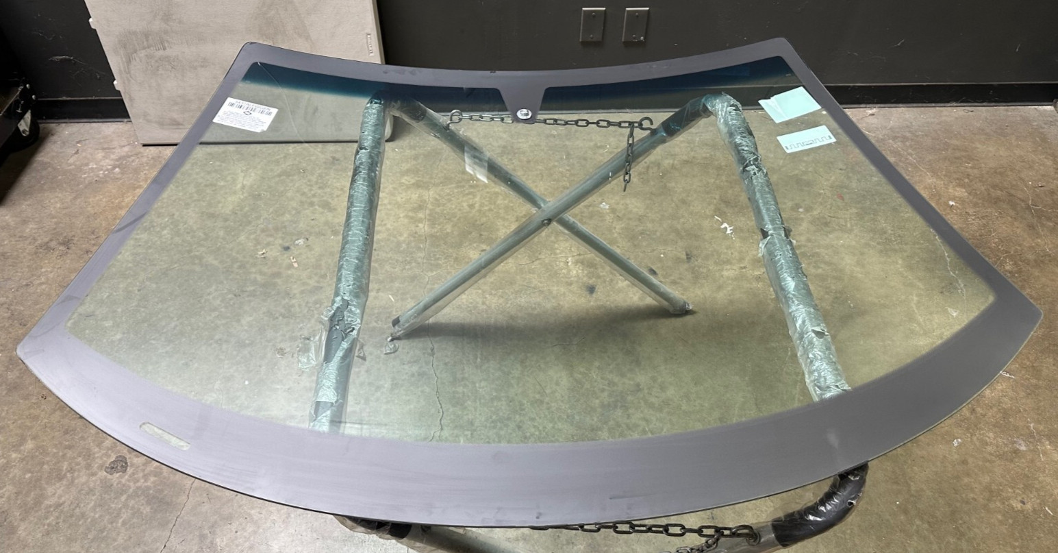 Lamborghini Gallardo, Windshield Glass, Aftermarket, New, P/N 400845099B