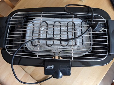 Verkaufe elektrischen Tischgrill mit leichten Gebrauchsspuren der Marke QUIGG,