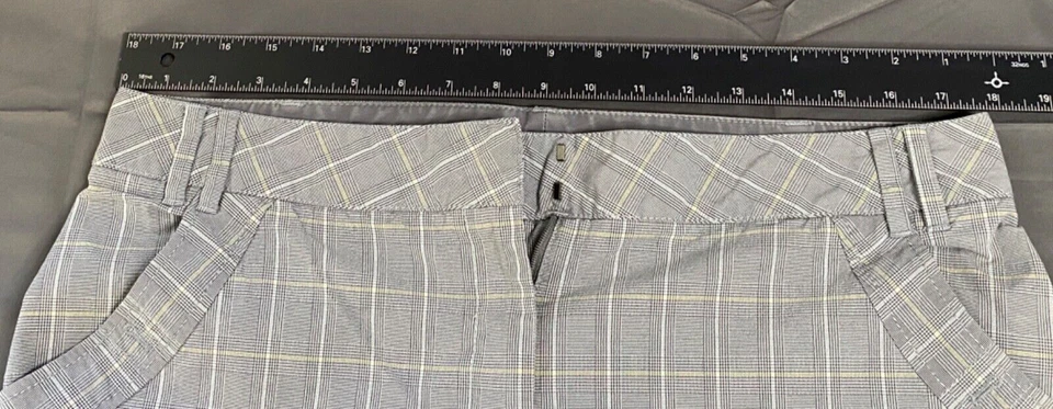 Cutter & Buck Mens Shorts Plaid Check Gray US 14 Measured 34-36 Waist - Image 3 of 4