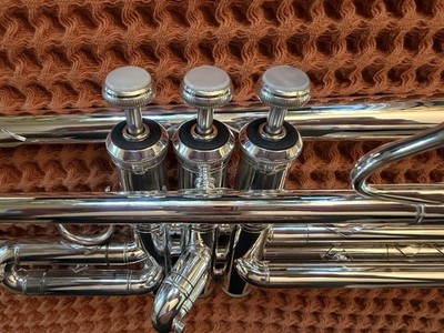 Bach 180S43R Stradivarius Bb Valve Trumpet Silver Plated w/ Case