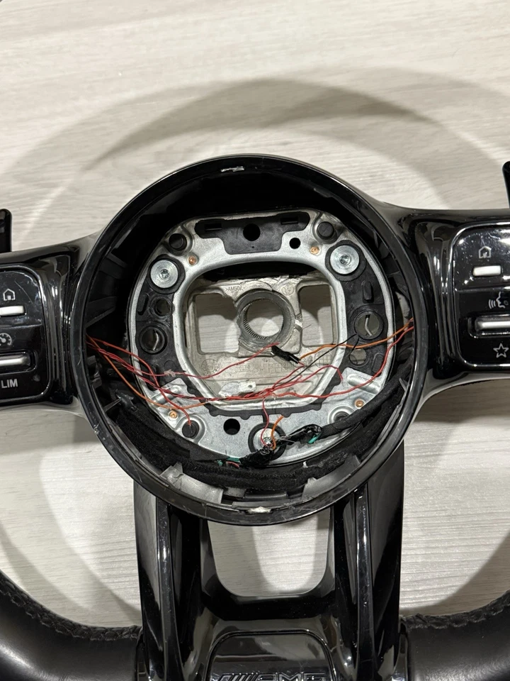 steering wheel  AMG - Image 3 of 4