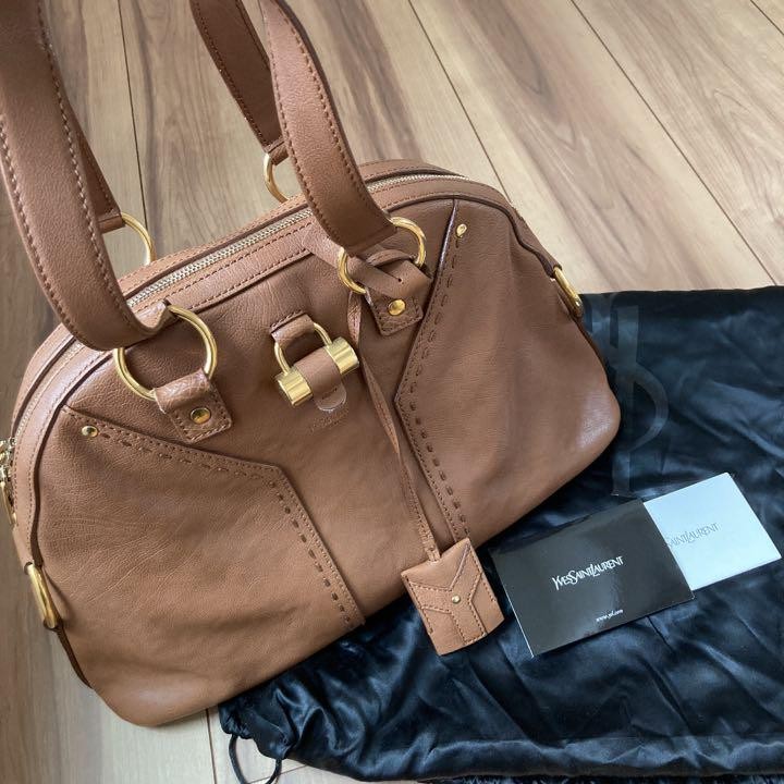 Yves Saint Laurent Muse cammello 17 7 pollici 40