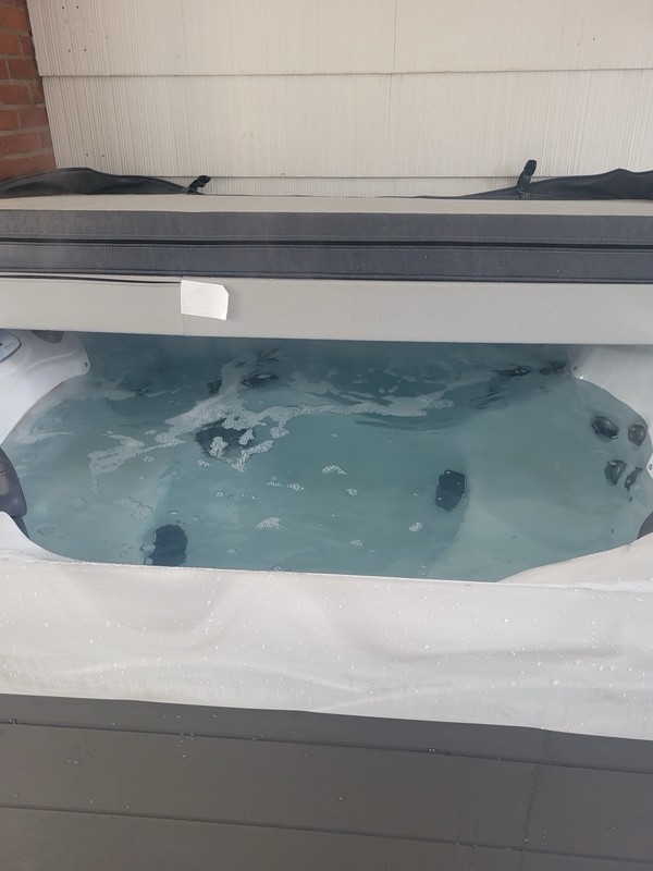 Twilight White Rectangle Hot Tub Heated LED Lighting Water Jets Digital Control
