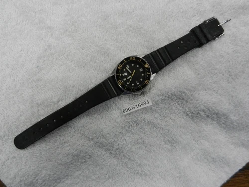 RARE VINTAGE WOMANS 80s SEIKO DIVERS WATCH 2A22-0039 NOT WORKING GOOD CONDITION