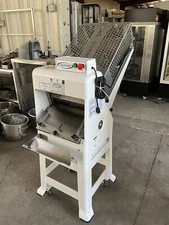 2019 Oliver Gravity Feed Bakery Bread Slicer 797-32NC w/ Pro Guard Artisan Bread