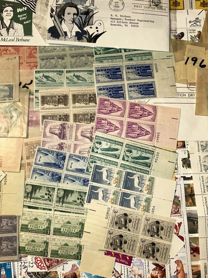 100s of U.S. Stamps Unused Unhinged First Day Issues, Commems, Collectible,PBs - Image 4 of 4