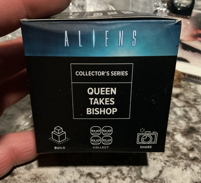 Loot Crate Aliens Collector s Series ''Queen Takes Bishop'' 2017 Sci-Fi Horror