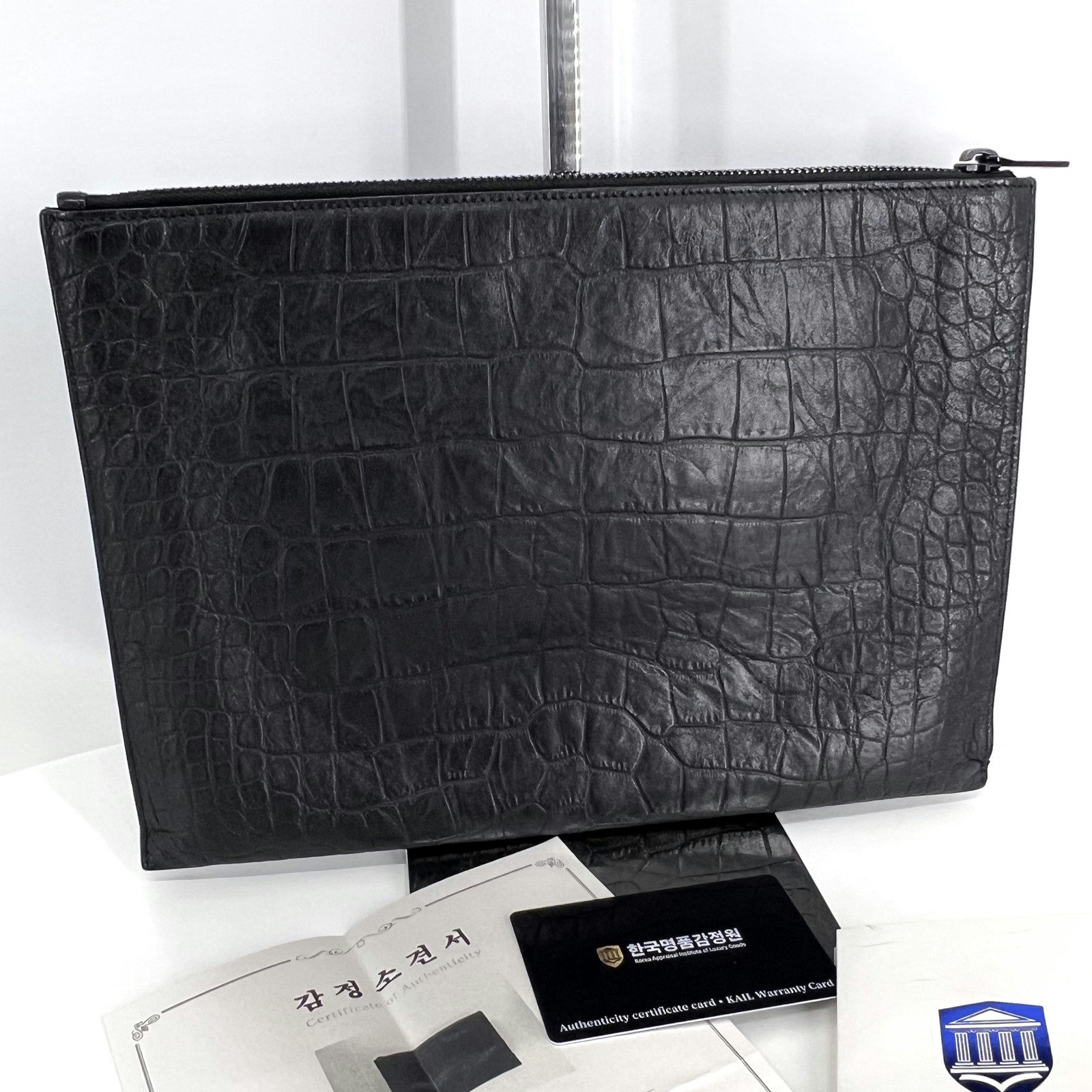 Saint Laurent Monogram Borsa pochette in pelle nera (453249) 140297983