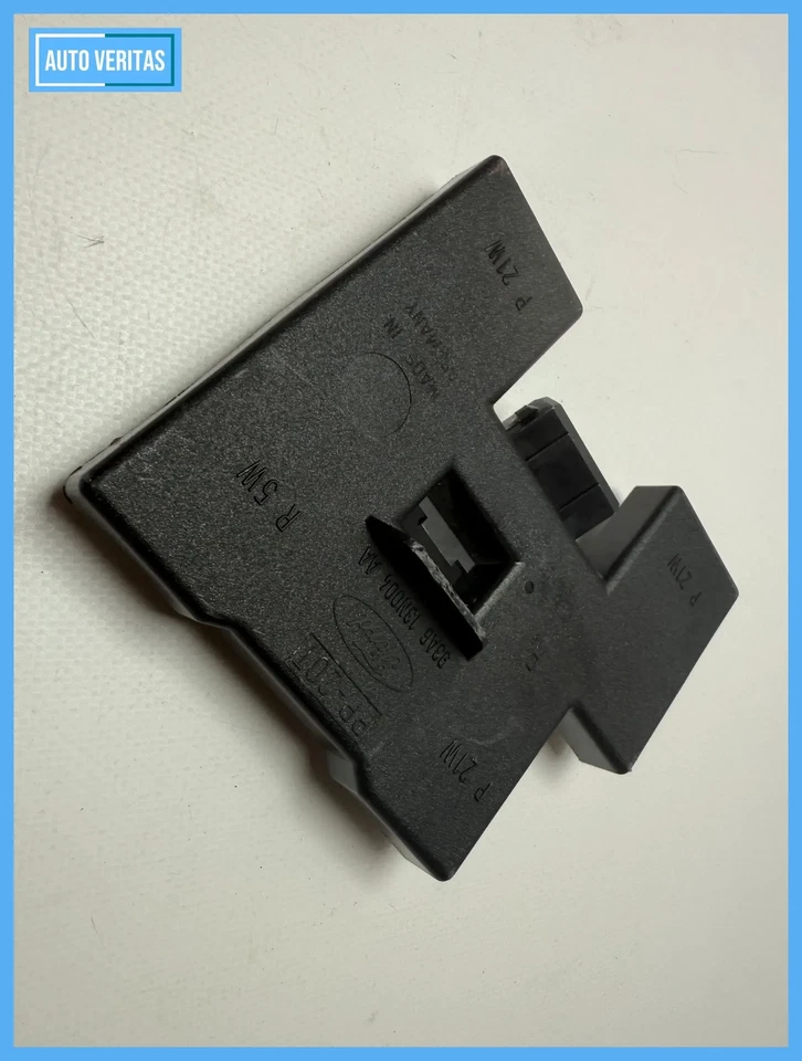 Original Ford Escort 16V lamp carrier rear lamp right 93AG13N004AA - Image 2 of 4