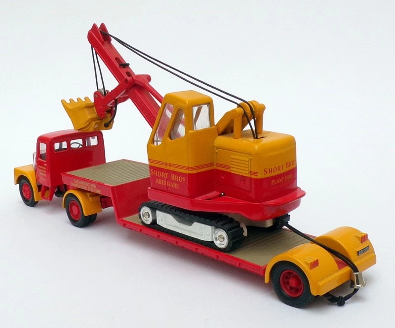 Corgi 1/50 Scale 31010 - Scammell Highwayman With Luffing Shovel - Short Bros - Image 3 of 4