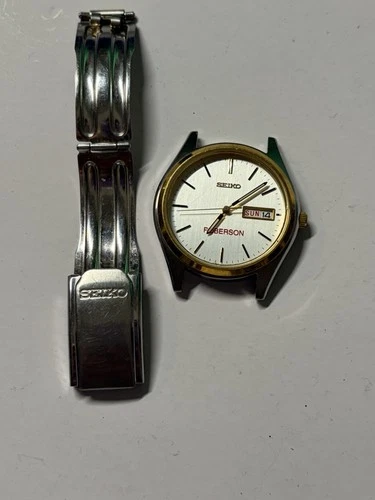 Seiko 7N43‑9048 Two‑Tone Quartz Day Date Watch & Bracelet – Running As‑Is