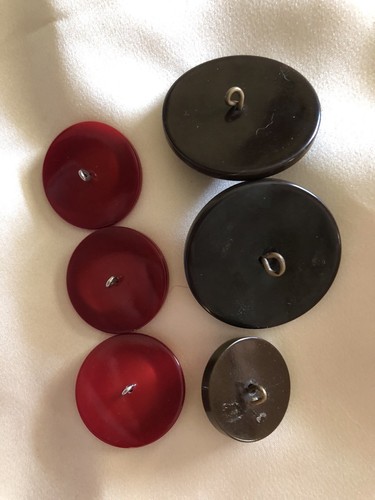 Vintage Old Plastic Bakelite? Buttons Large Red & Carved Brown & Orange Inlay - Picture 11 of 16