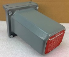 ALLEN BRADLEY 836T-T352E PRESSURE CONTROL 600V 400-3000PSI NEW NO BOX