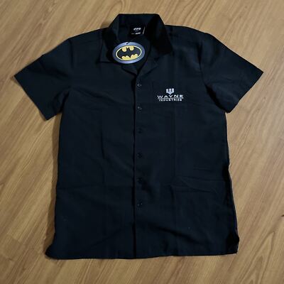 Official DC Comics Batman Wayne Industries Short Sleeve Shirt Small NEW