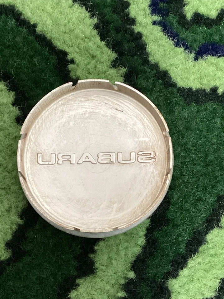 SUBARU LEGACY IMPREZA FORESTER OEM TAPA CENTRAL ALEACIÓN MECANIZADA 1998-2005 1 pieza Foto 2 de 2