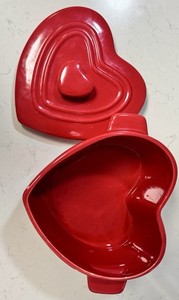 Red Heart-Shaped Ceramic Casserole Pan Baking & Roasting Dish with Lid