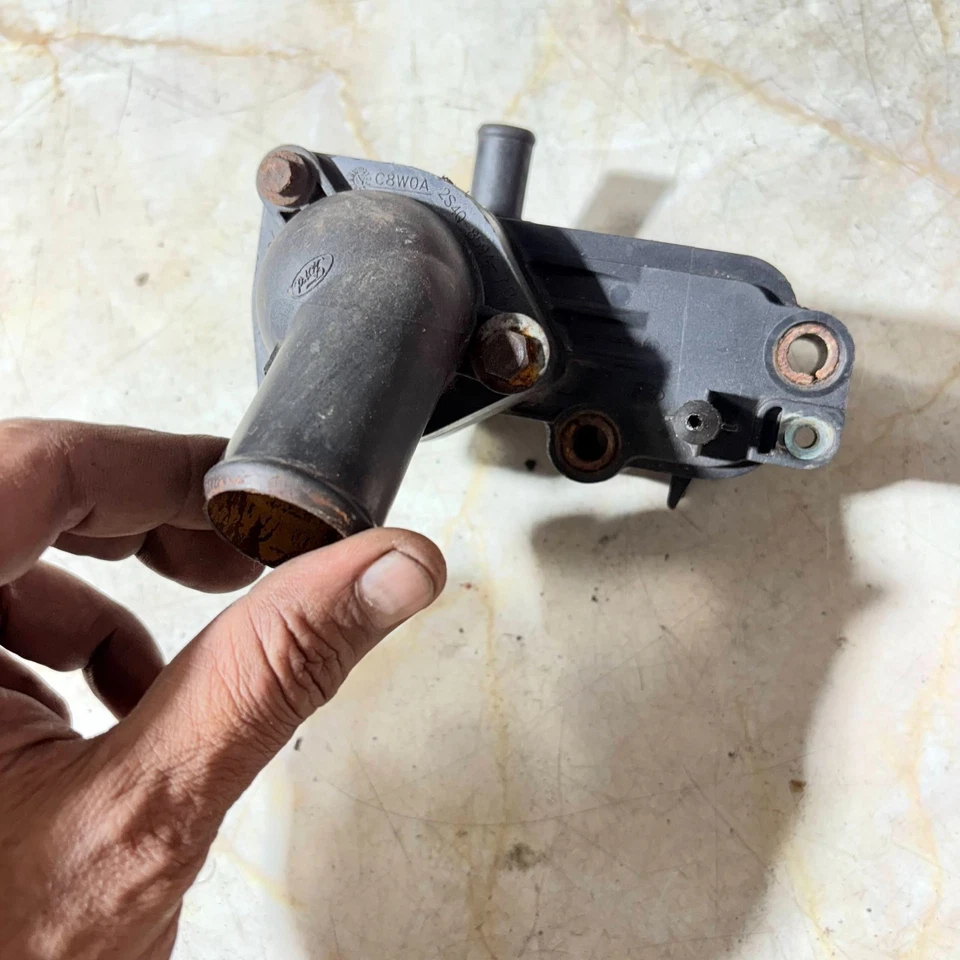 CARCASA TERMOSTATO FORD TRANSIT CONNECT 2000-2006 1.8 2S4Q-8594-AB Foto 4 de 4