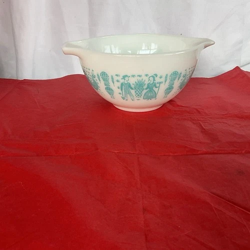 441 1 1/2 pt. Pyrex White Cinderella Bowl