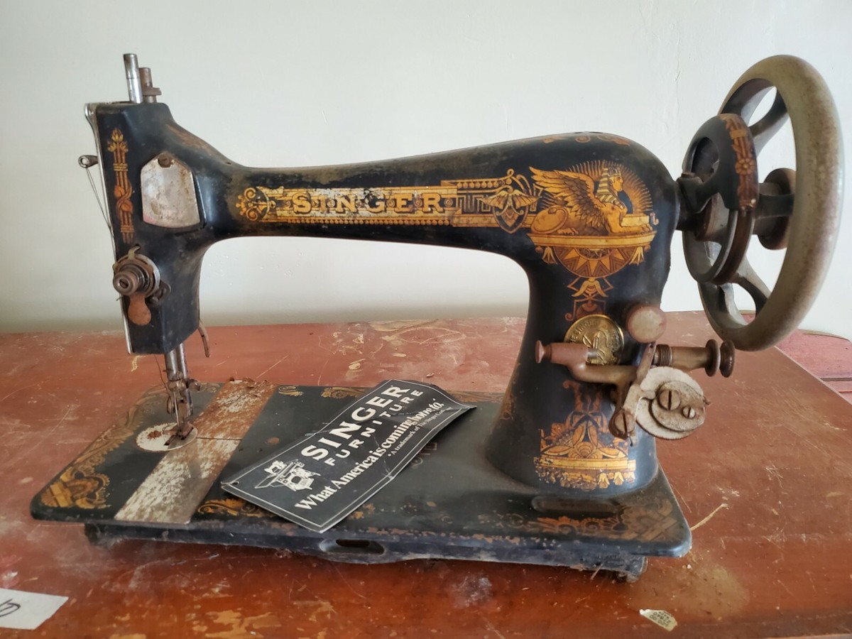1906 Antique Singer Sphinx Sewing Machine. Treadle Sewing Machine
