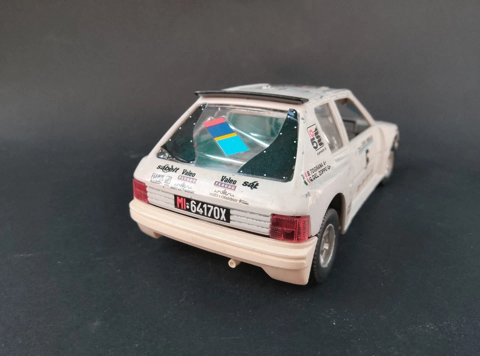 Burago Peugeot 205 Turbo Rally scala 1:25 - Immagine 4 di 4