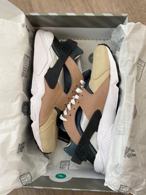 Size 9 - Nike Air Huarache OG Escape