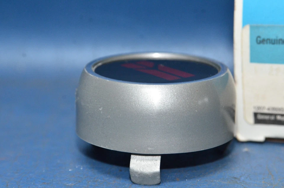 NOS Oldsmobile Cutlass Ciera Calais Firenza Silver Wheel Center Cap GM 22523832 - Image 3 of 4