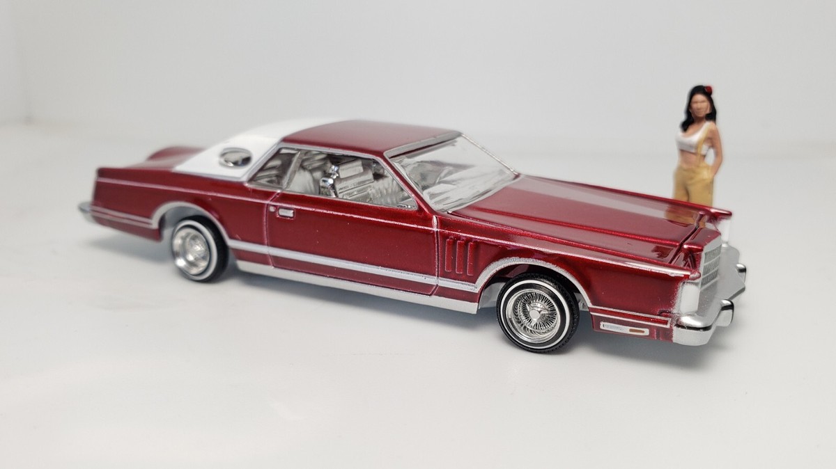 Auto World 1/64 1979 Lincoln Continental Mark V - Custom Auto World 1/64 1979 Lincoln Continental Mark V - Custom