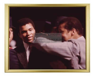 MUHAMMAD ALI ATTENDING SERVICE ELIJAH MUHAMMAD CHICAGO 8X10 GOLD FRAMED PHOTO