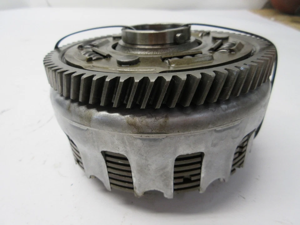 1986 SUZUKI GV1400 GV 1400 CAVALCADE CLUTCH BASKET WITH PRESSURE PLATES - Image 2 of 4