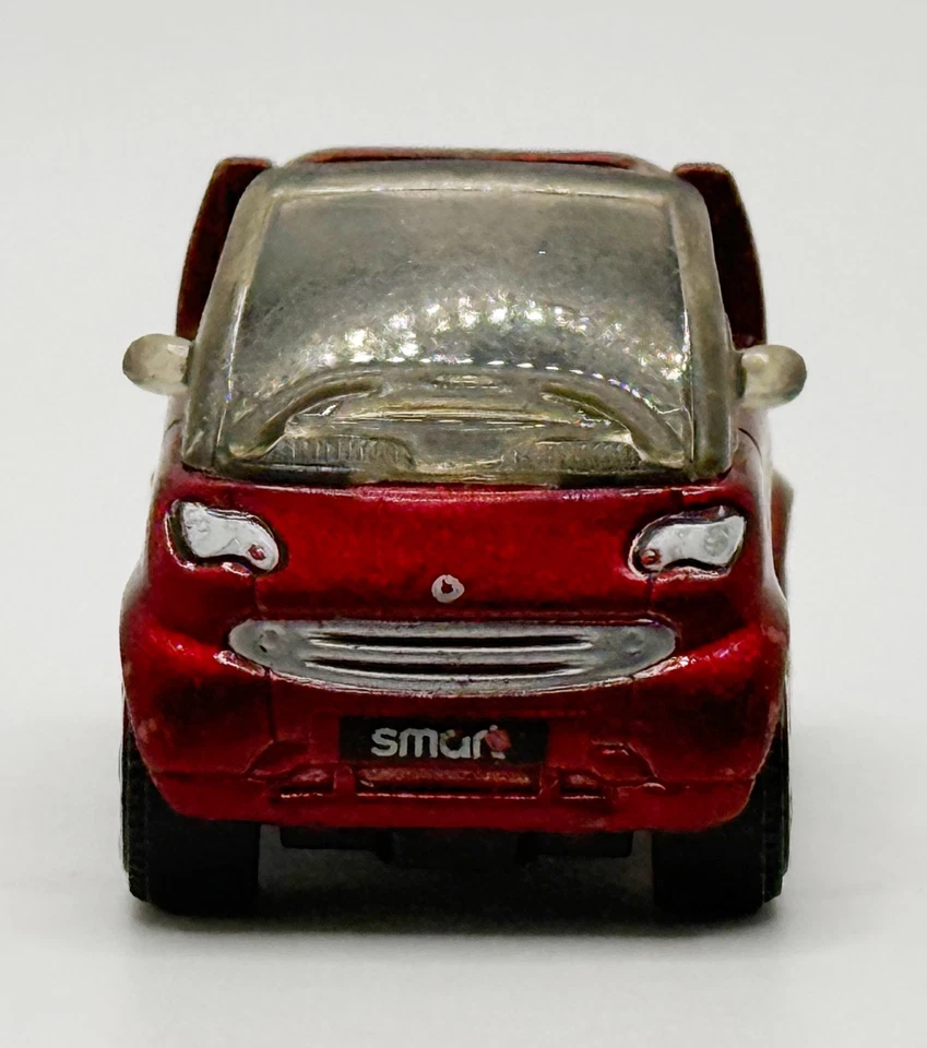 Matchbox Vintage Red 2001 Smart Fortwo Coupe 1/64 Scale Diecast - Image 2 of 4
