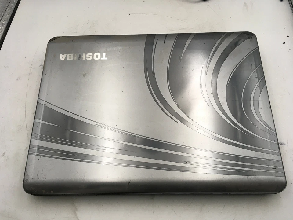 TOSHIBA SATELLITE A305 S5898 - BOOTS TO BIOS/BAD LCD - INTEL T5800 - NO RAM - BB - Image 4 of 4