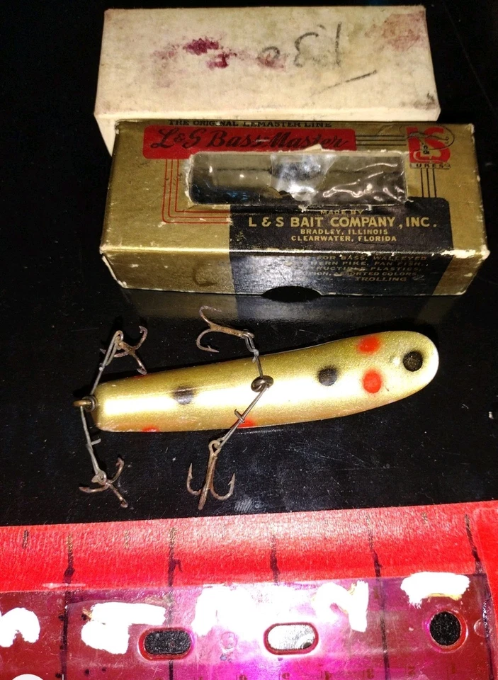 Vintage T4 L&S Flatfish Wooden Fishing Lure Gold W/ Black And Red Dots, READ DES - Image 2 of 4