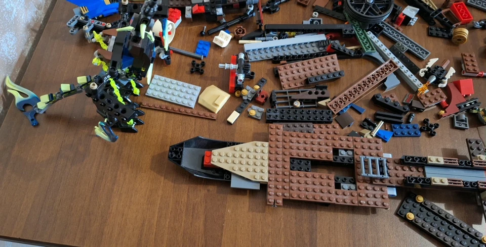 LEGO Ninjago 70738 Final Flight of Destiny's Bounty, foto 3 di 5
